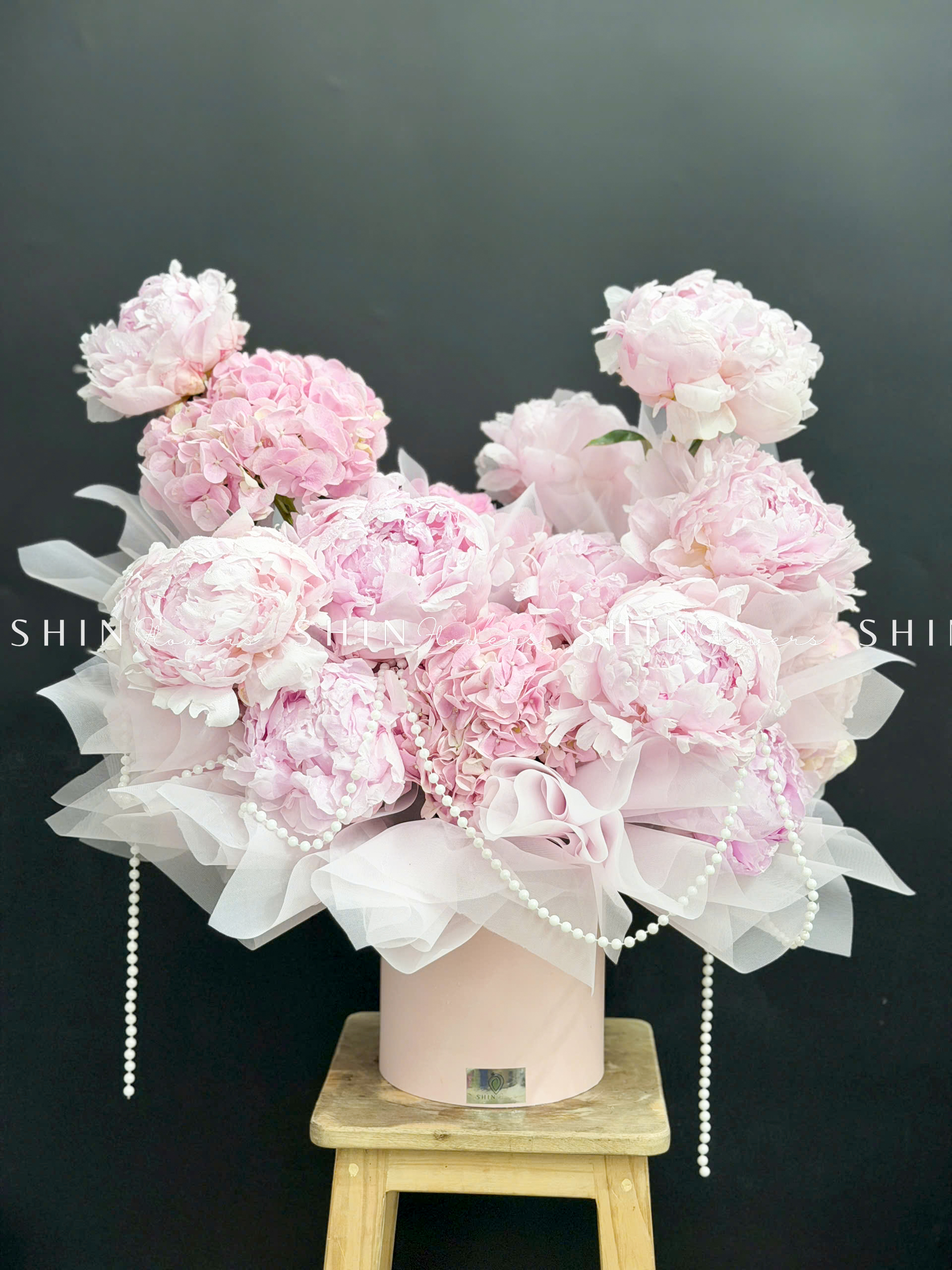 Hộp hoa Tú cầu mix Mẫu Đơn Pillow Talk H137