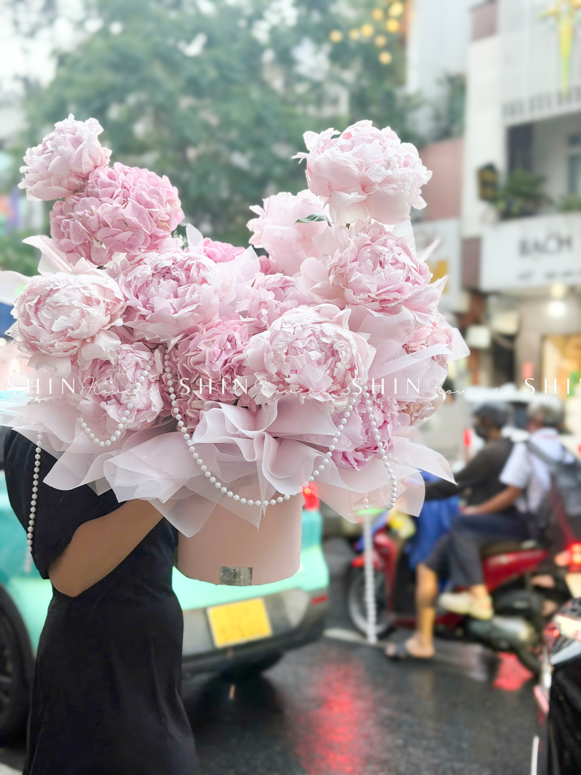 Hộp hoa Tú cầu mix Mẫu Đơn Pillow Talk H137