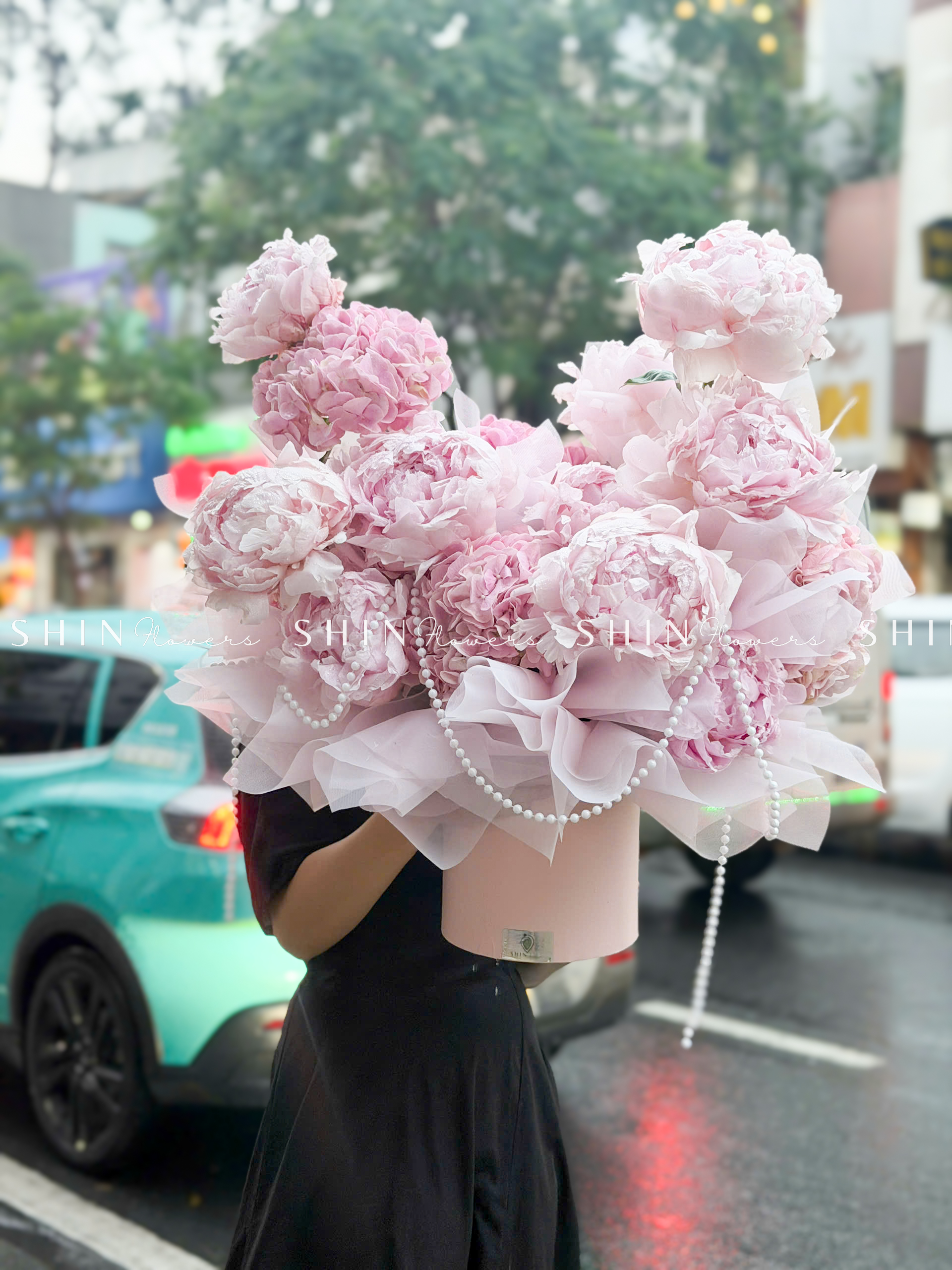 Hộp hoa Tú cầu mix Mẫu Đơn Pillow Talk H137