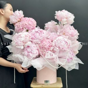 Hộp hoa Tú cầu mix Mẫu Đơn Pillow Talk H137