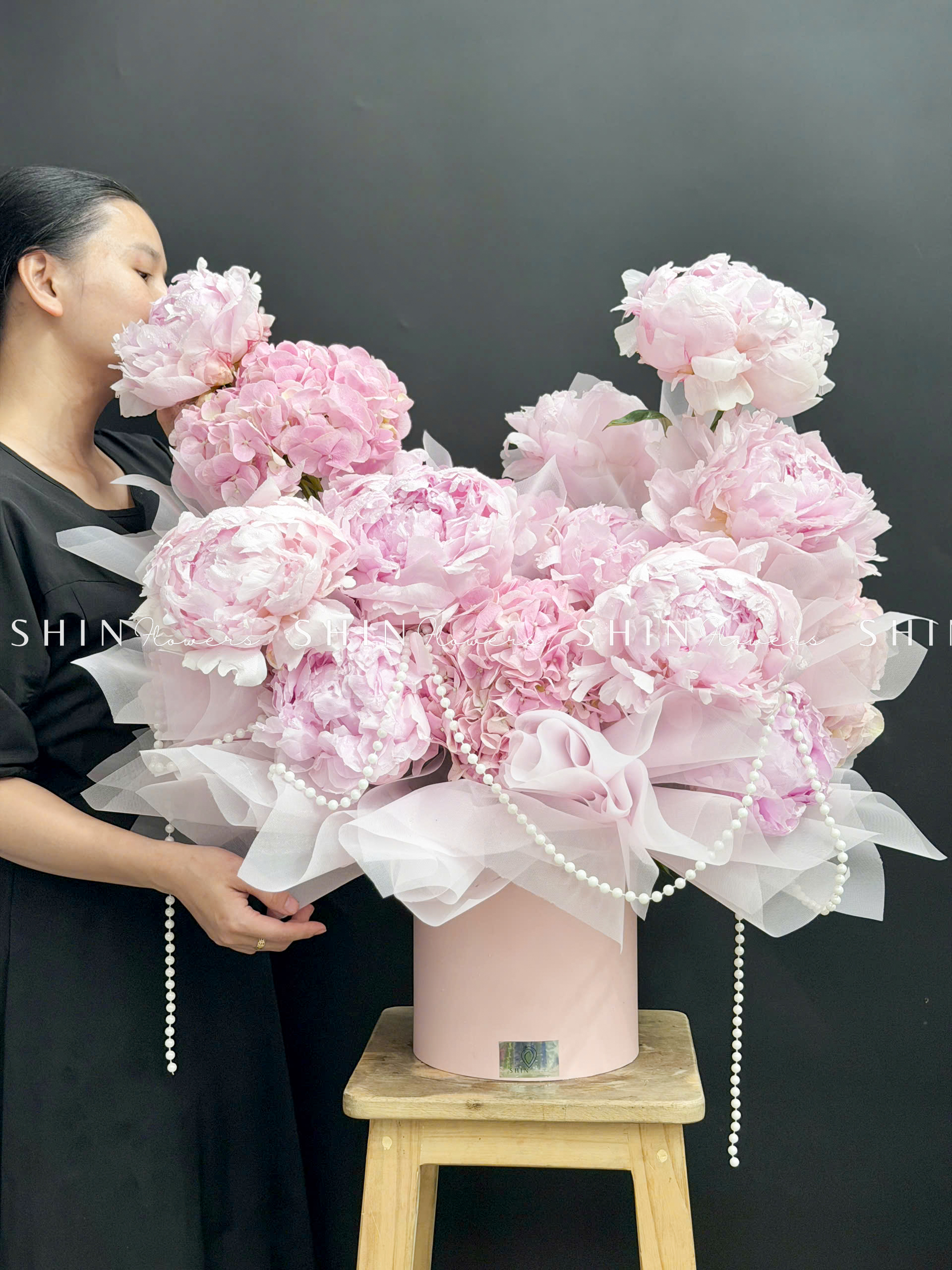 Hộp hoa Tú cầu mix Mẫu Đơn Pillow Talk H137