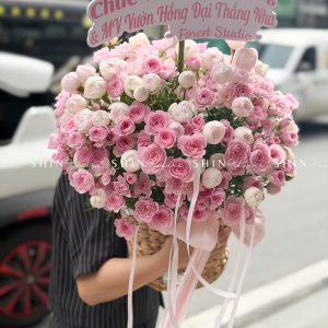 Hộp hoa hồng chùm điền mật và hồng chùm Plume H147