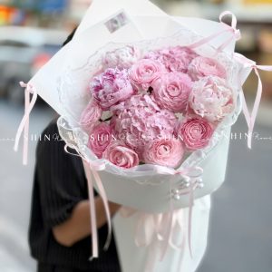 Hoa Bó 3 Mẫu Đơn Sarah Hồng mix cẩm tú cầu S635