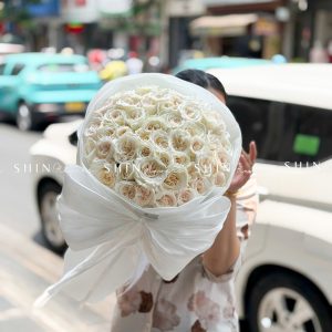 Bó Hoa 40 hồng trắng White Ohara S643