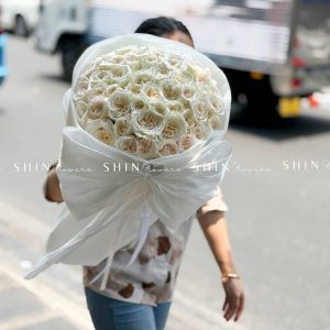 Bó Hoa 40 hồng trắng White Ohara S643