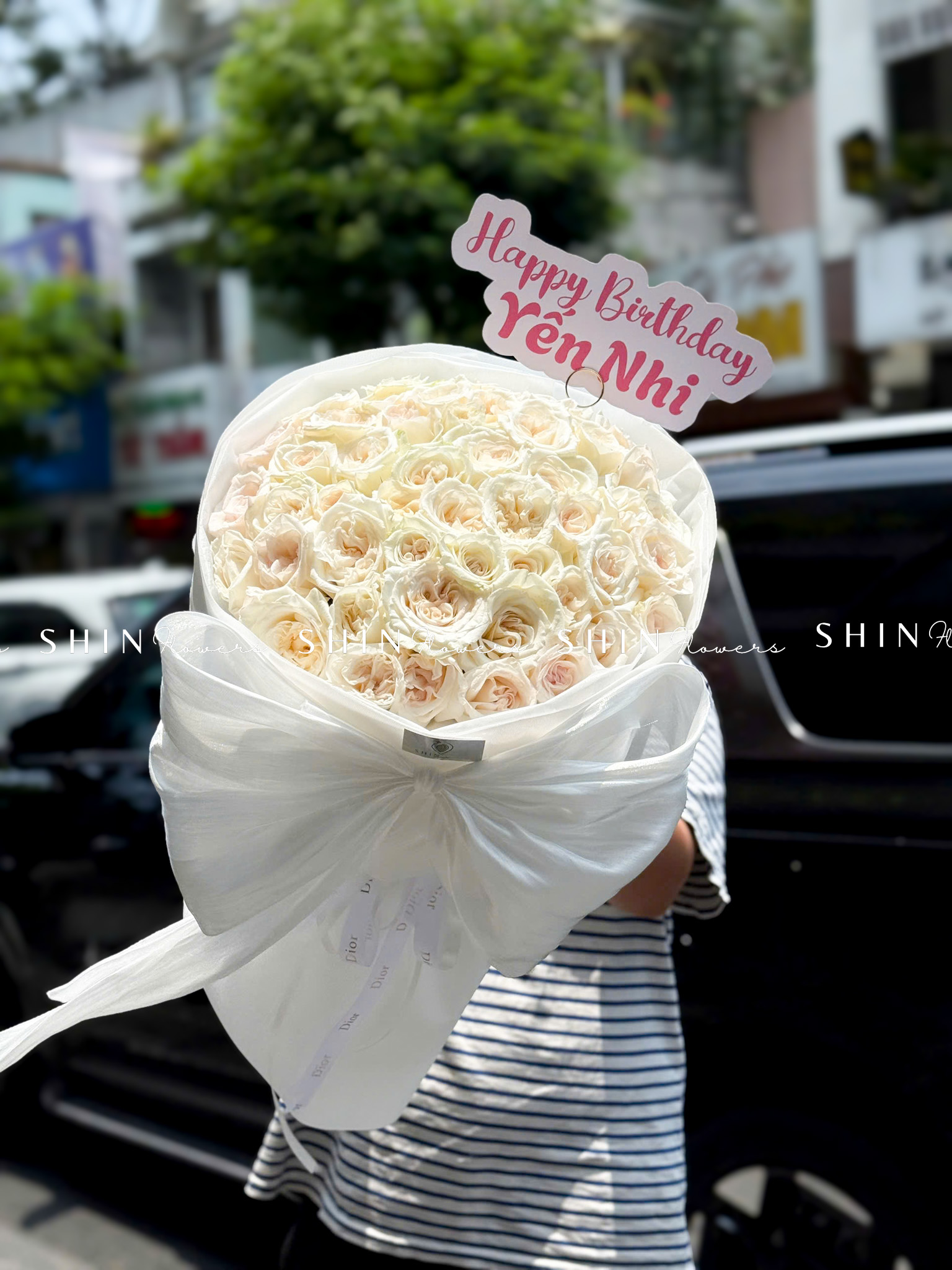 Bó Hoa 40 hồng trắng White Ohara S643