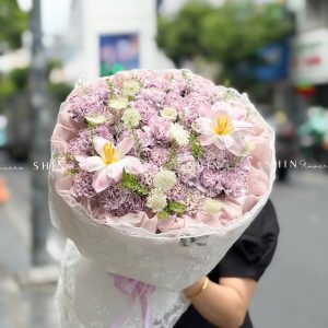 Hoa Bó Cẩm Chướng Tím mix Tulip cầu S651