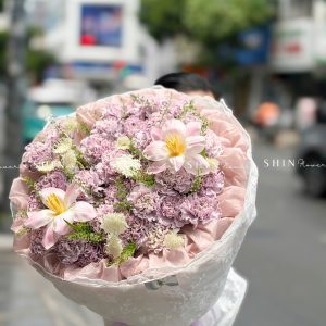 Hoa Bó Cẩm Chướng Tím mix Tulip cầu S651