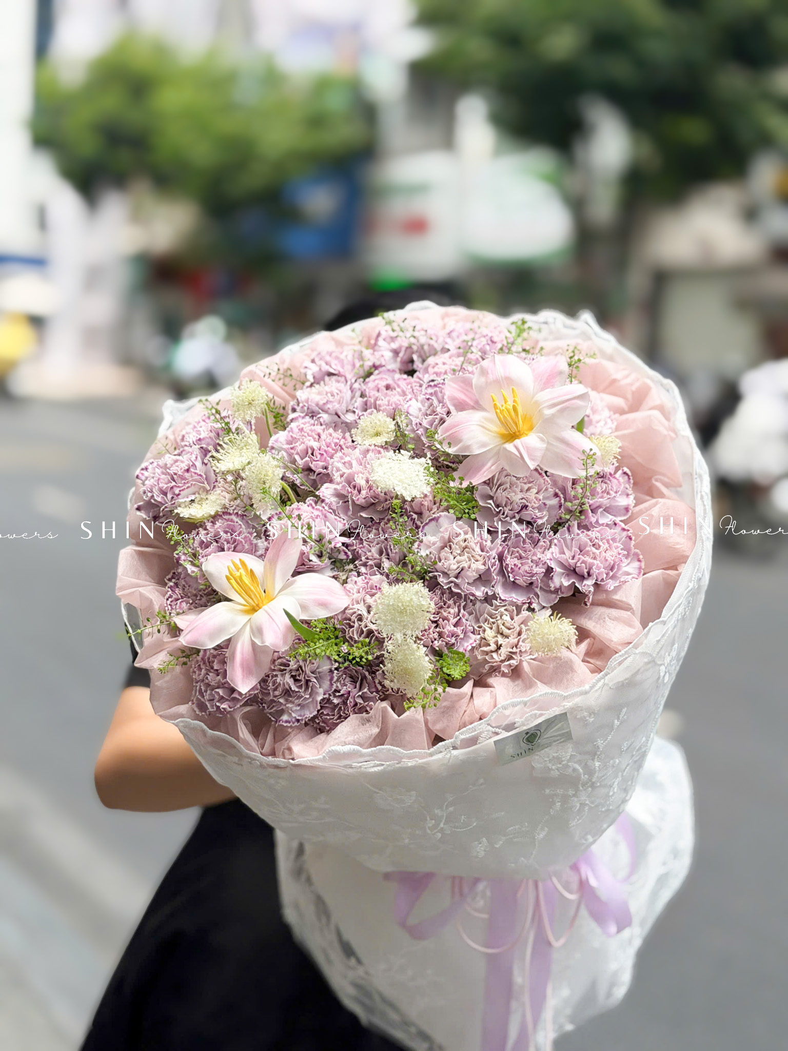 Hoa Bó Cẩm Chướng Tím mix Tulip cầu S651
