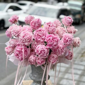 Hộp hoa 32 cành Mẫu Đơn Sarah Hồng H155