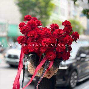 Giỏ Hoa 50 Hoa hồng đỏ Cao Nguyên sang trọng H157