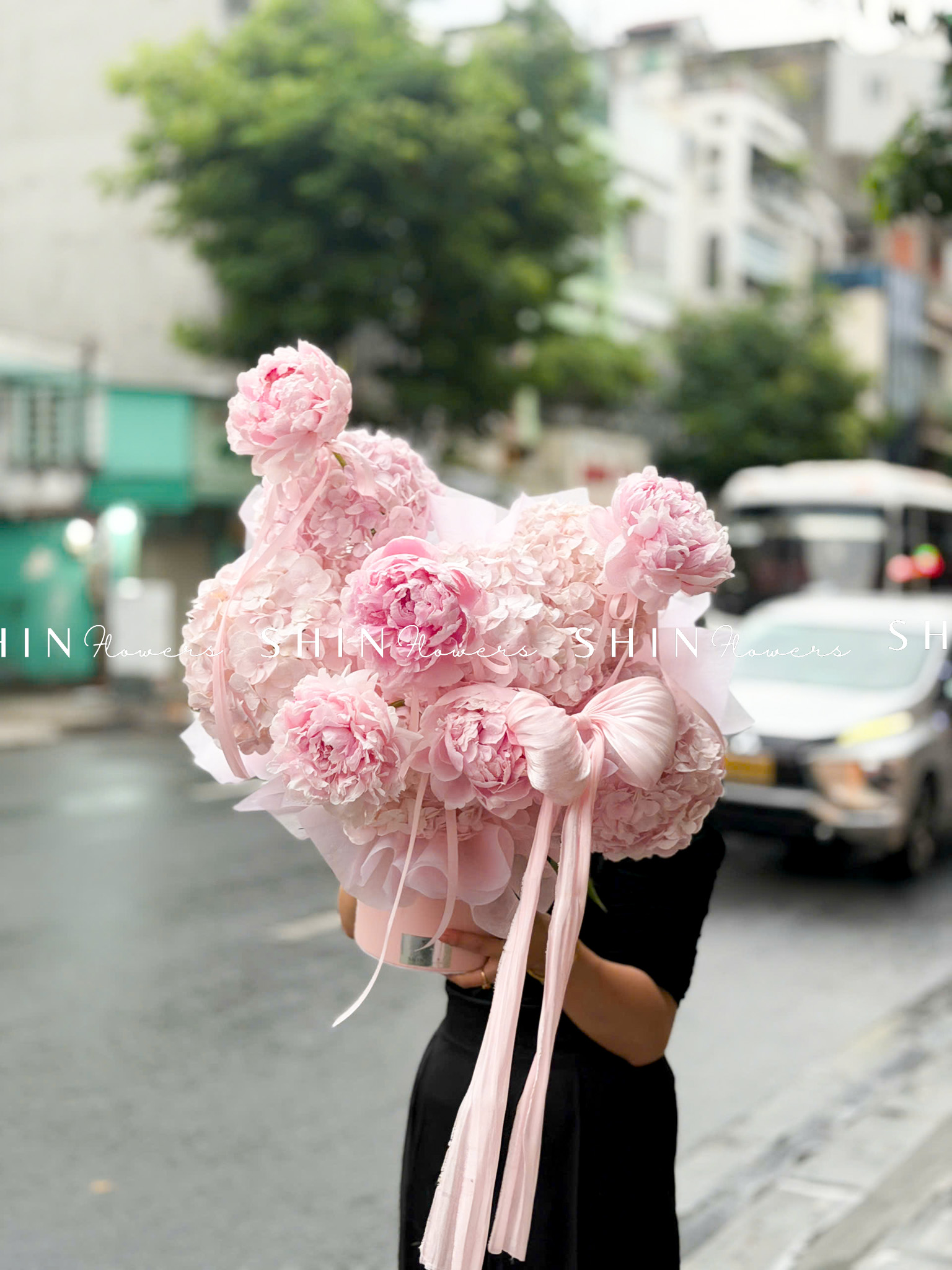 Hộp hoa Tú cầu mix Mẫu Đơn Sarah H158