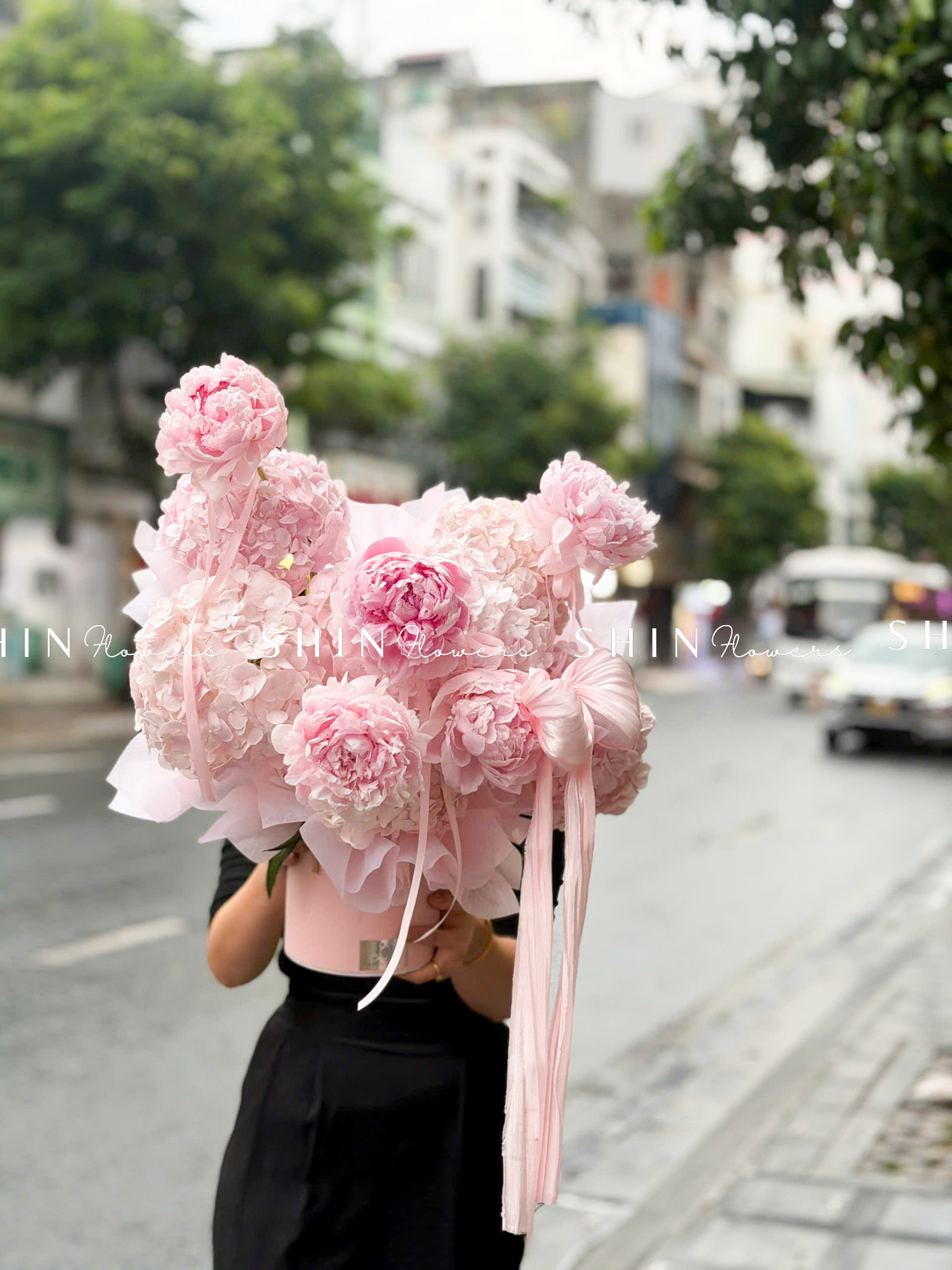 Hộp hoa Tú cầu mix Mẫu Đơn Sarah H158