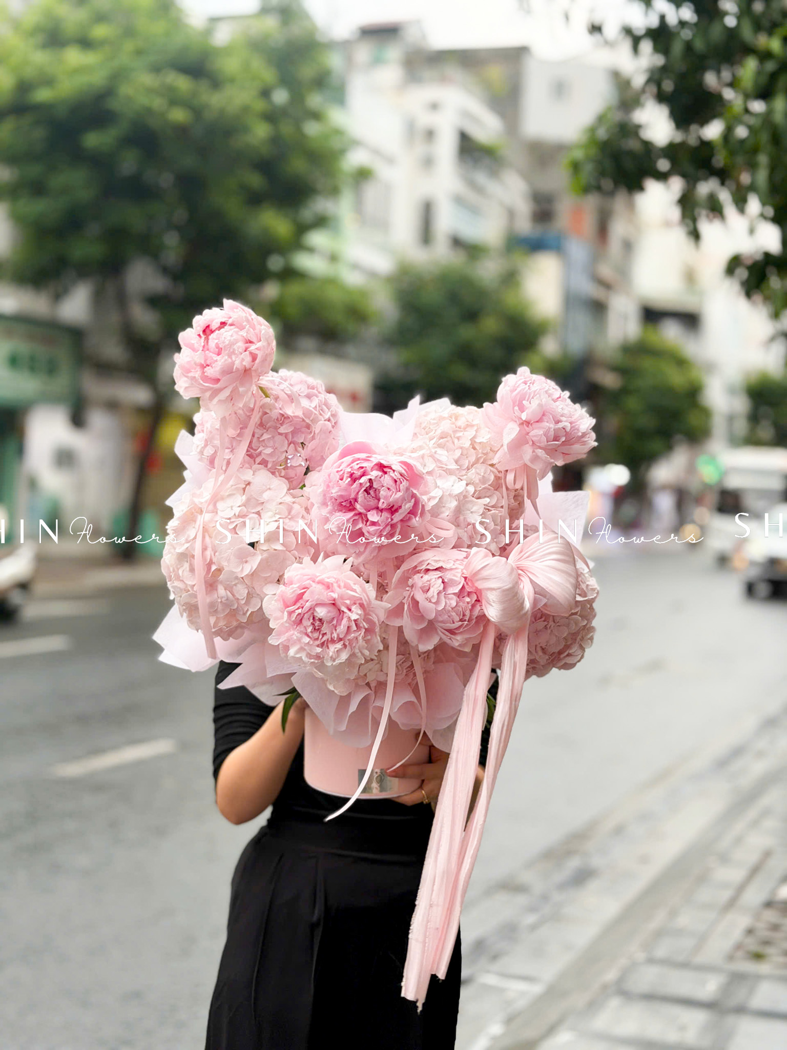 Hộp hoa Tú cầu mix Mẫu Đơn Sarah H158