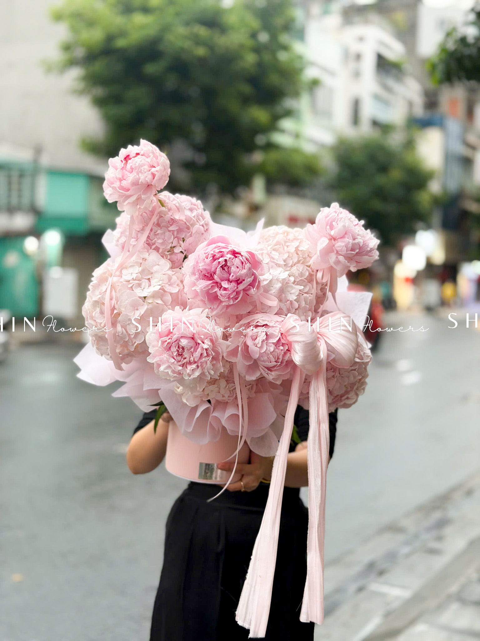 Hộp hoa Tú cầu mix Mẫu Đơn Sarah H158