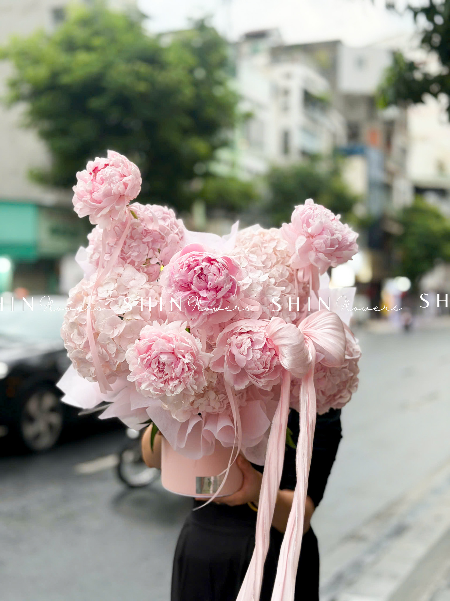 Hộp hoa Tú cầu mix Mẫu Đơn Sarah H158