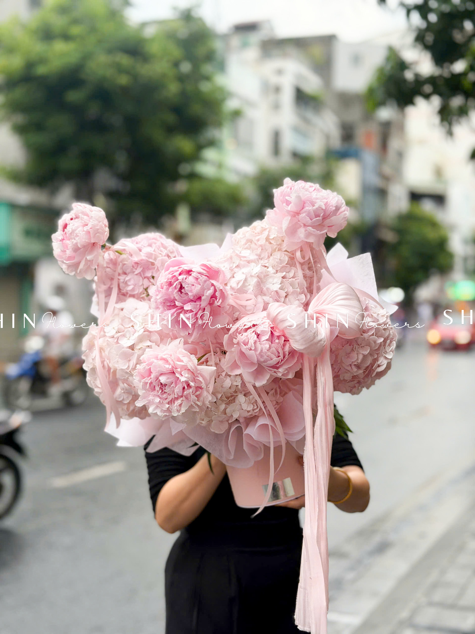 Hộp hoa Tú cầu mix Mẫu Đơn Sarah H158