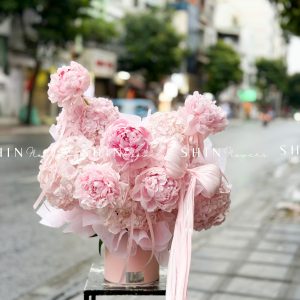 Hộp hoa Tú cầu mix Mẫu Đơn Sarah H158