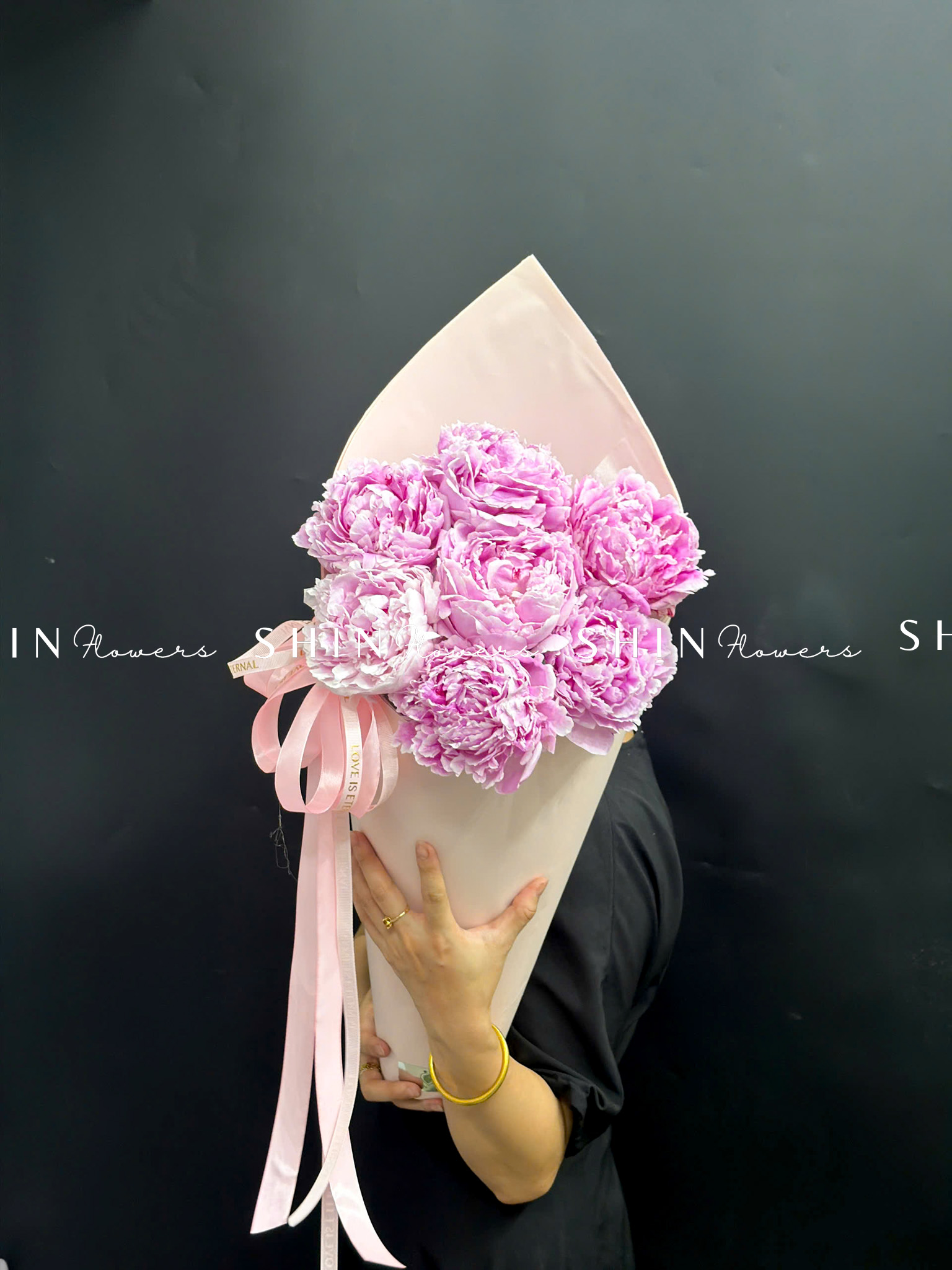 Hoa Bó cây Kem Mẫu Đơn 7 Peony Hồng Sarah S682