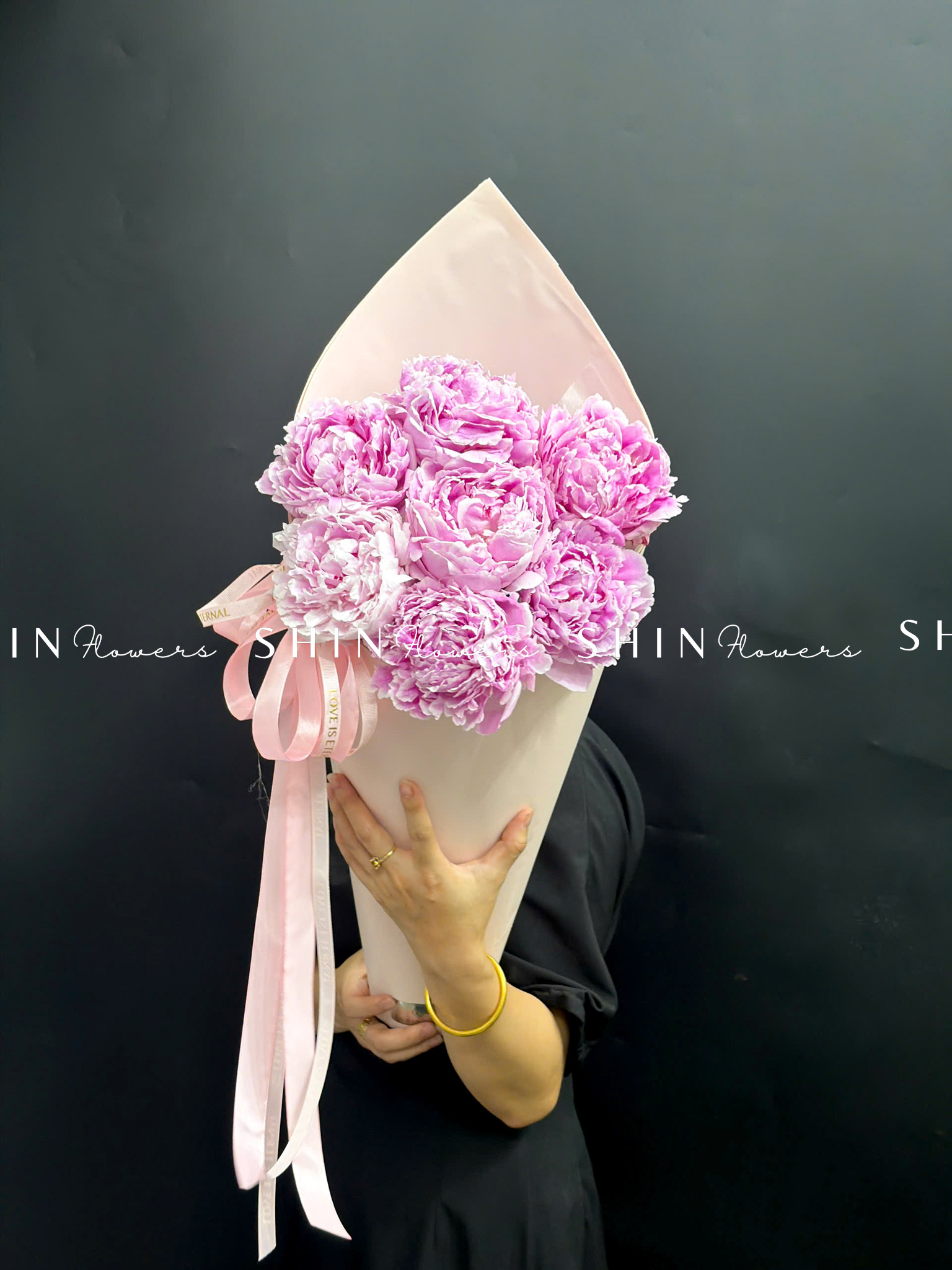 Hoa Bó cây Kem Mẫu Đơn 7 Peony Hồng Sarah S682