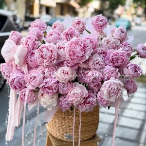 Lẵng hoa 52 cành Mẫu Đơn Sarah Hồng H158