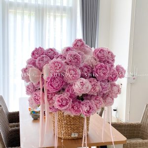 Lẵng hoa 52 cành Mẫu Đơn Sarah Hồng H158