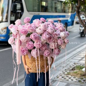 Lẵng hoa 52 cành Mẫu Đơn Sarah Hồng H158